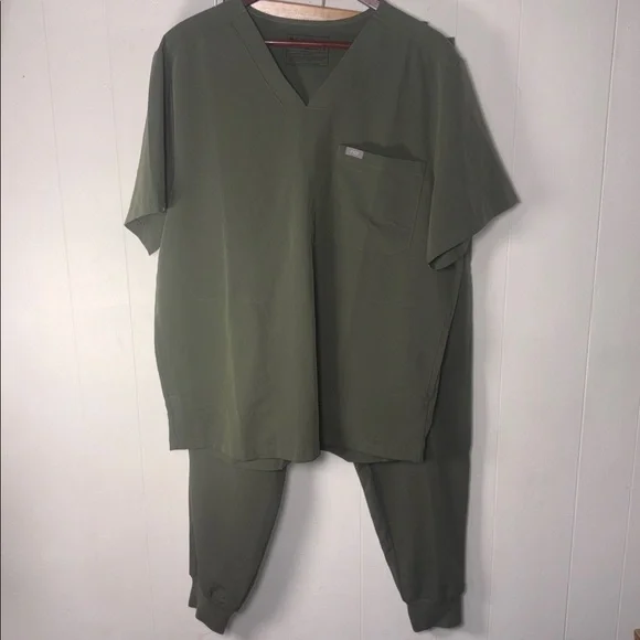 Figs Olive Green Scrub Set Extra Large - Picture 1 of 8